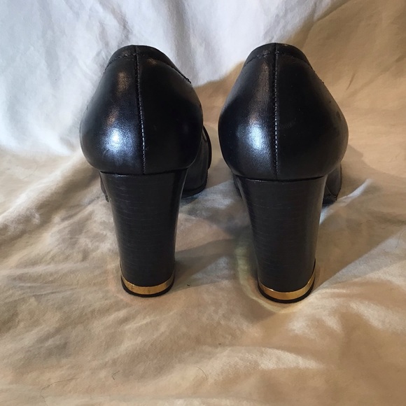 Tory Burch black leather studded pumps, EUC, sz 8M - Picture 4 of 8